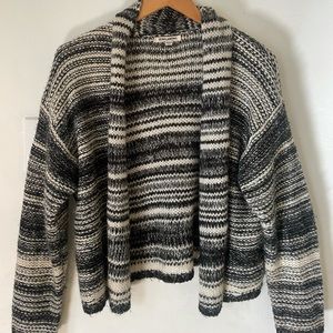 Black and white Sweater/cardigan